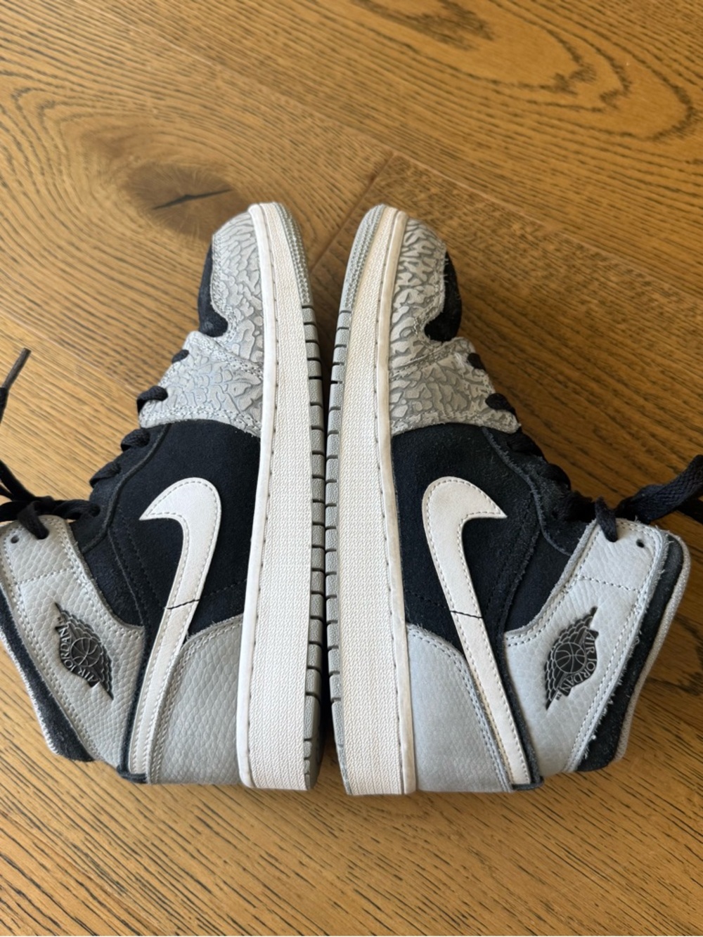 Air Jordan 1 Mid SE kids size 5 (unisex) - Picture 6 of 8